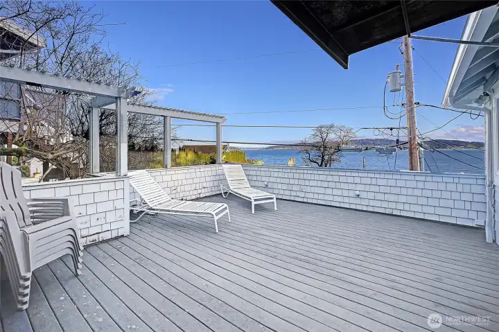 Gorgeous Private Views to Enjoy Whales, Boats, Sunsets at your own Beach Hideout~