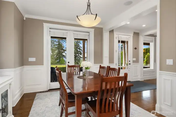Dining area flows to front porch Dining area flows to front porch