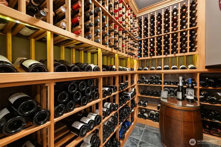 750+ Temp. controlled wine cellar 750+ Temp. controlled wine cellar