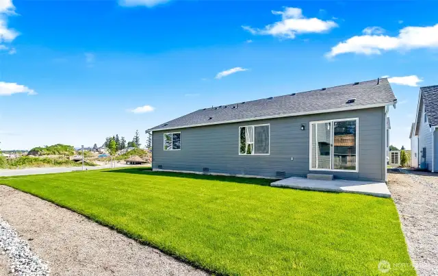 Photographs are for illustrative purposes only. Features, finishes, interior/exterior colors, landscaping and floorplan shown may vary from actual homes built.