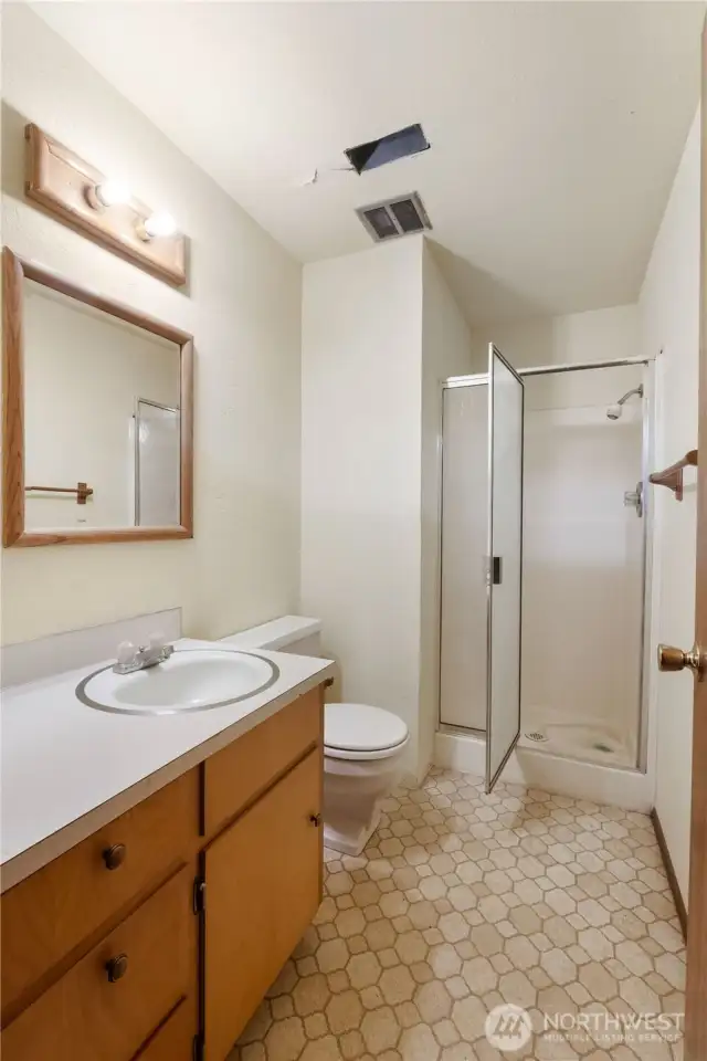 Daylight basement 3/4 bath