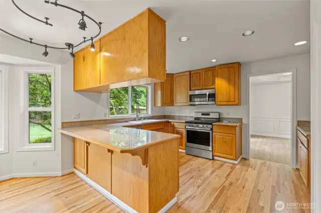 Efficient Kitchen Layout Blending Function & Style