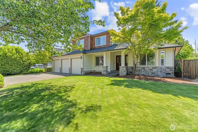 Exterior/Matured Landscpaing