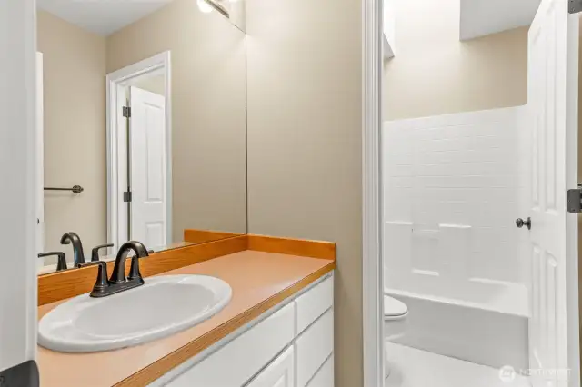 Upper Full Bathroom