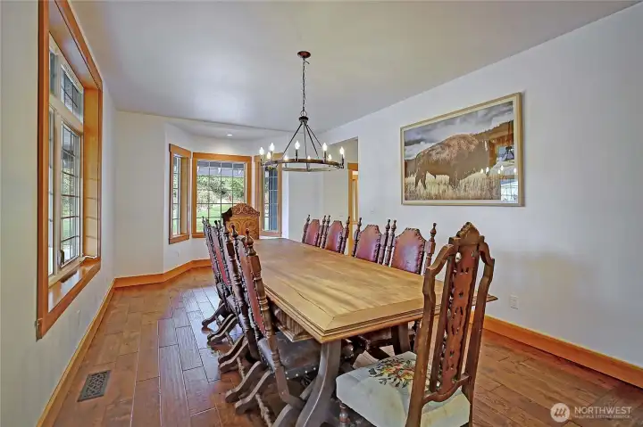 Giant Formal Dining/Gathering Spot~