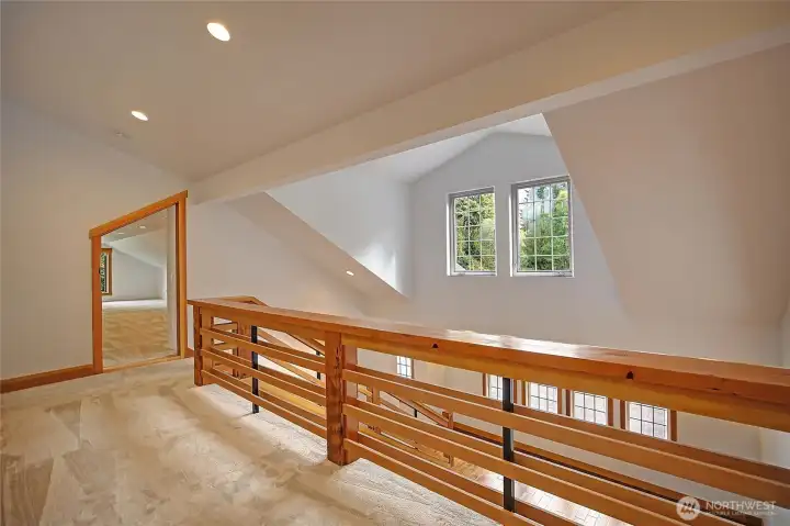 Upper Open Loft~