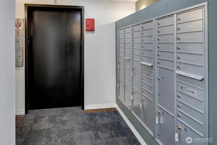 Entry / Lobby and elevator