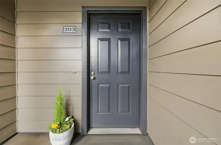 Front door landing to unit