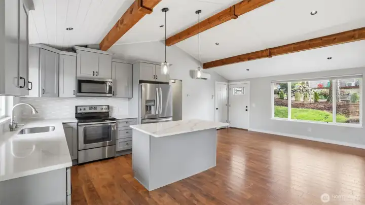 Vaulted ceilings, updated kitchen!