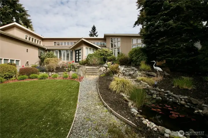 Artificial lawn