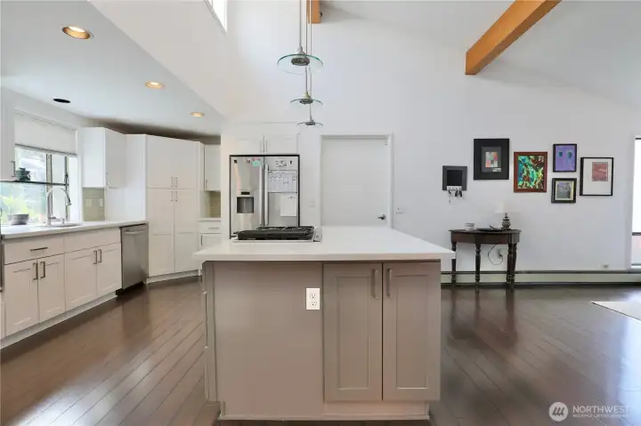 Kitchen with SS appliances and quartz counter tops