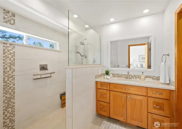 Beautifully updated ensuite bath featuring quality finishes and timeless style.