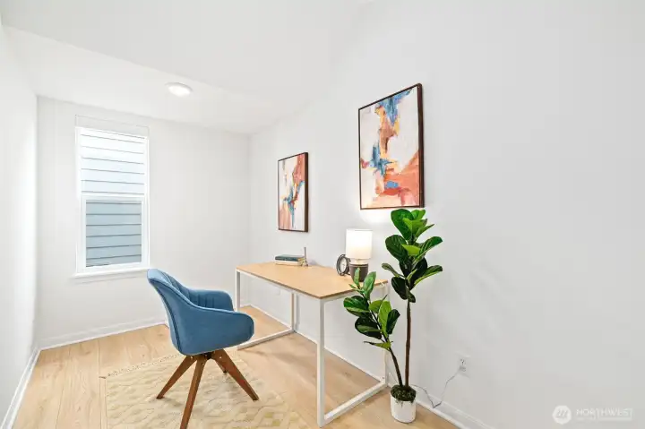 Additional Den/Office space or craft nook on main floor