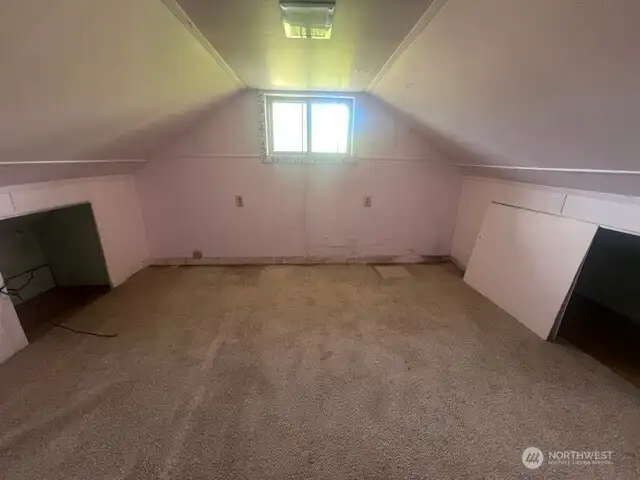 Bonus room Upstairs