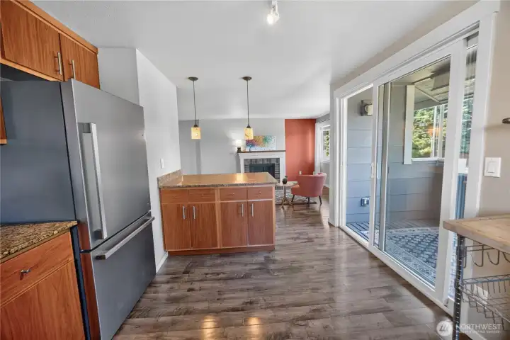 Deck off of kitchen