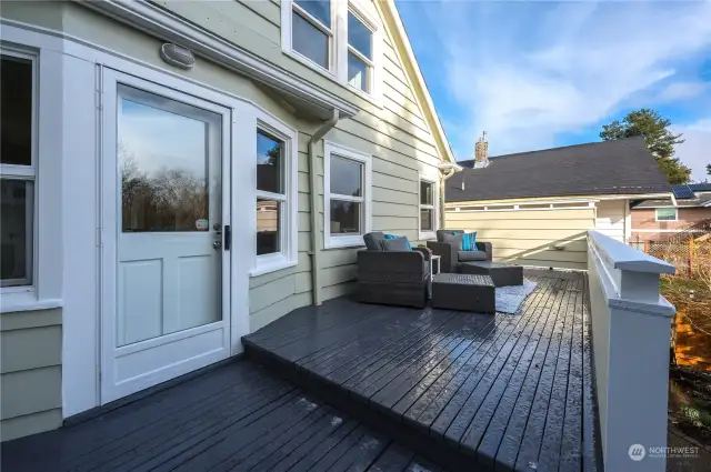 Large back deck to enjoy those summer nights (they're coming!) whilst enjoying mountain and City vistas.