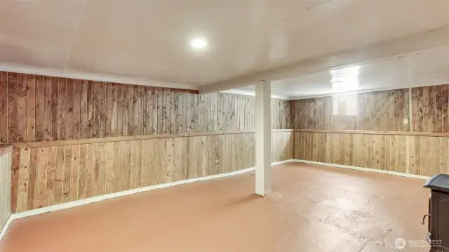 Large 3rd room downstairs