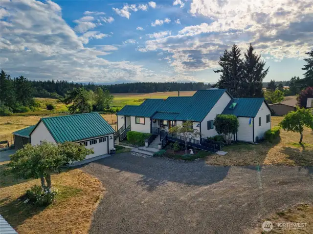 Stunning Farmhouse Cottage in Port Townsend