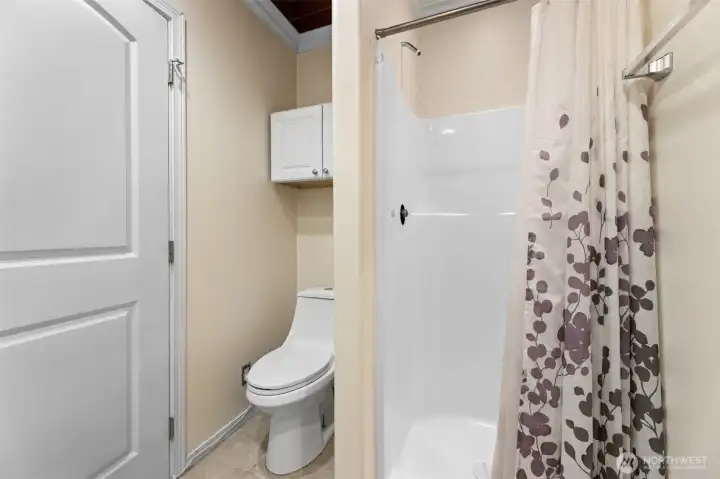 Toilet and Shower in Outbuilding