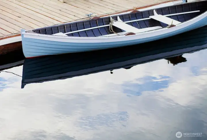 At The Center for Wooden Boats, craftsmanship meets calm — from classic rowboats and sailboats to the mirror-like waters that invite a slower pace.