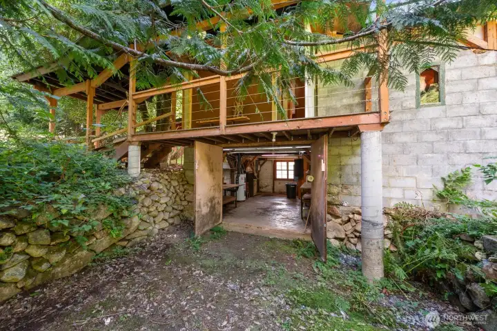Large garage and workshop.