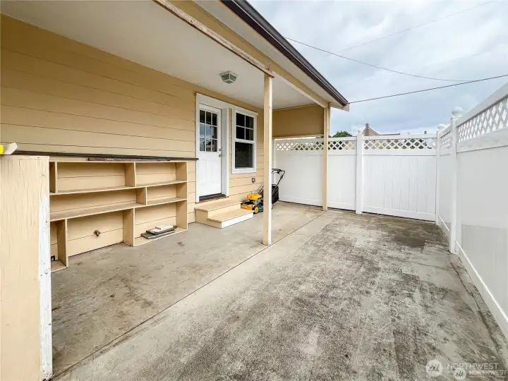 Covered Patio with fenced in area
