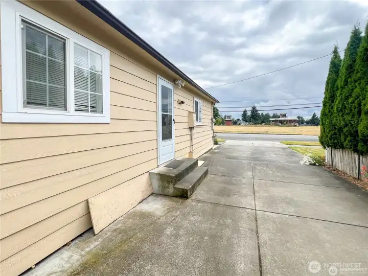 Long Driveway for additional parking