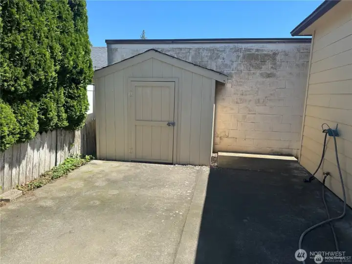 Outbuilding shed for additional storage