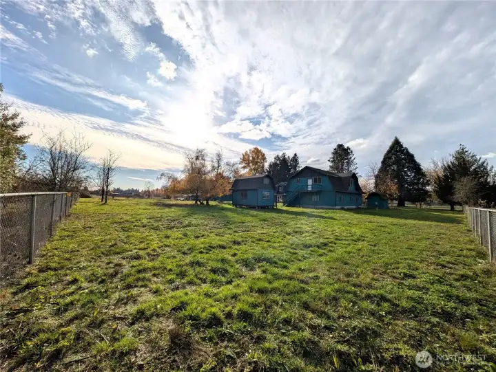 Huge ~5 acre lot!