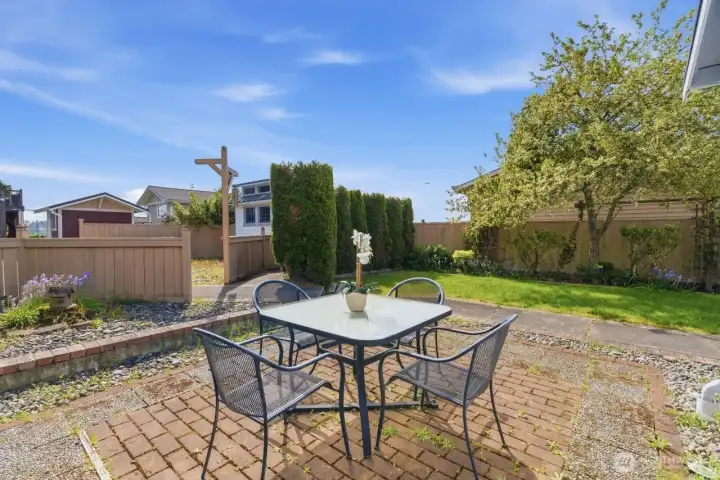 Outdoor patio seating for alfresco dining