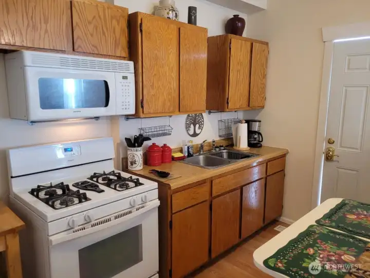 1215A - Kitchen
