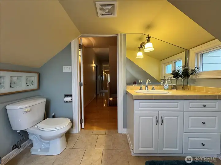 1215C - Bathroom 1