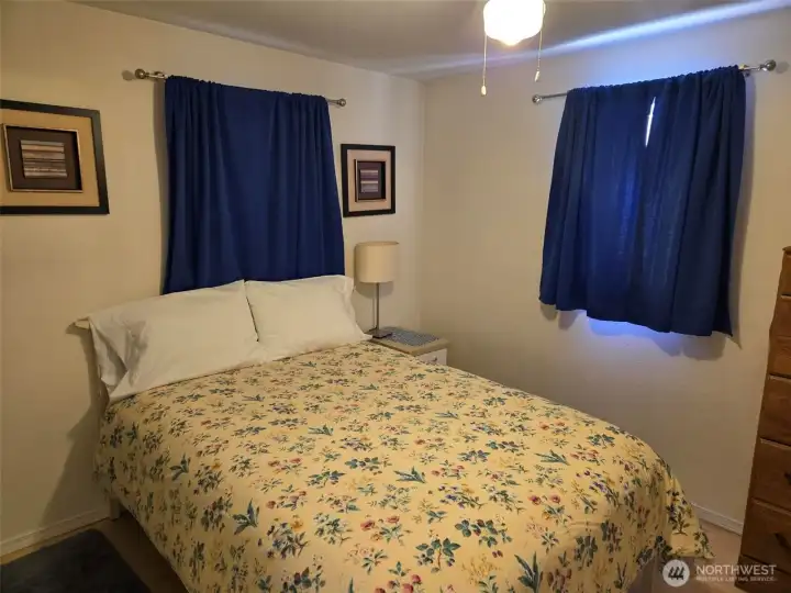 1215F - Bedroom