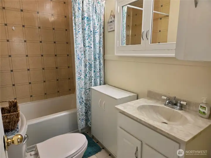 1217A - Bath