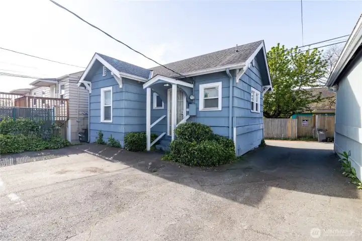 1219 Burwell on alley side of lot