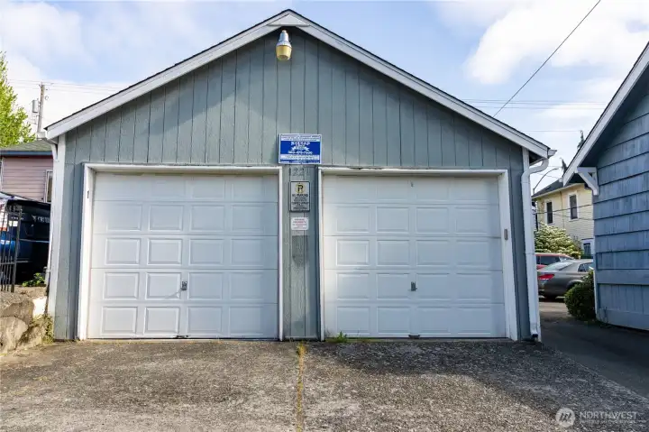 1221 Garages