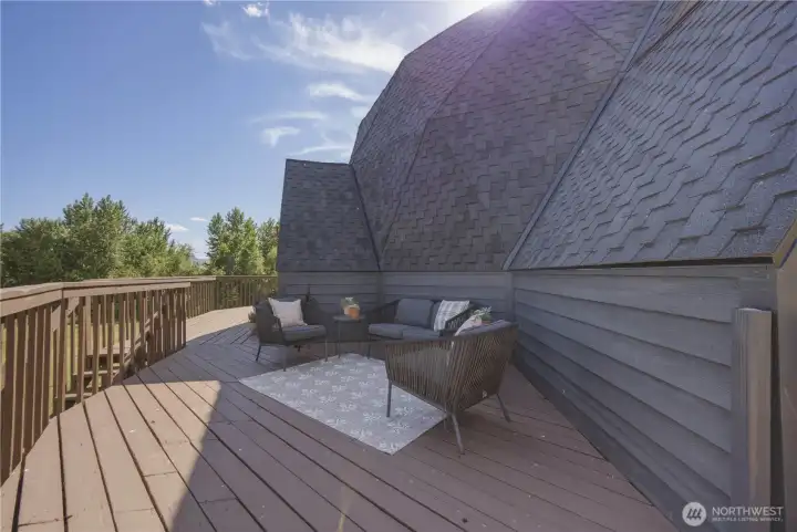 Giant deck space
