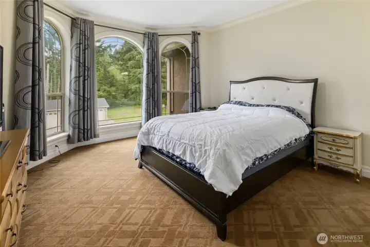 Large and spacious primary bedroom! Large and spacious primary bedroom!