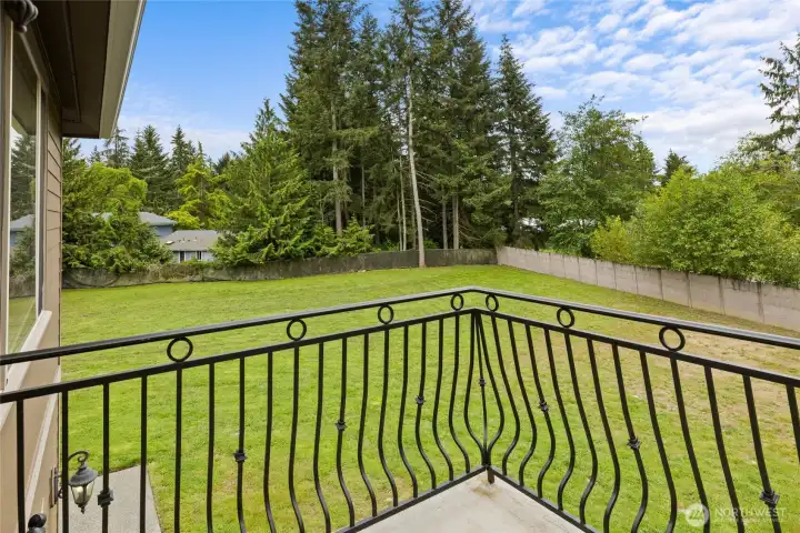 Balcony off of primary bedroom! Balcony off of primary bedroom!