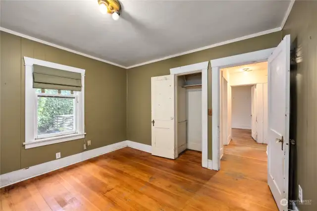 Closet and easy access to the hallway to bathroom.