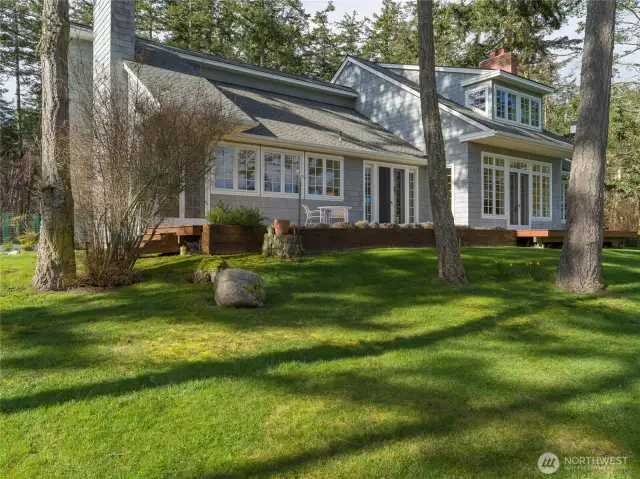 Beautifully built 3 bedroom, 2 bath home with spacious deck across the waterfront side.  This home is designed for relaxation and entertainment.
