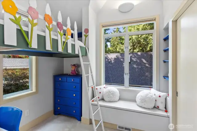 2nd bedroom with built-in loft bed