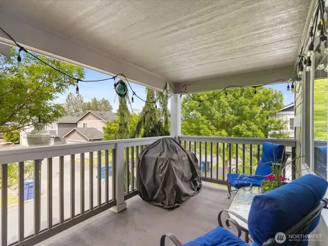 Covered deck off kitchen