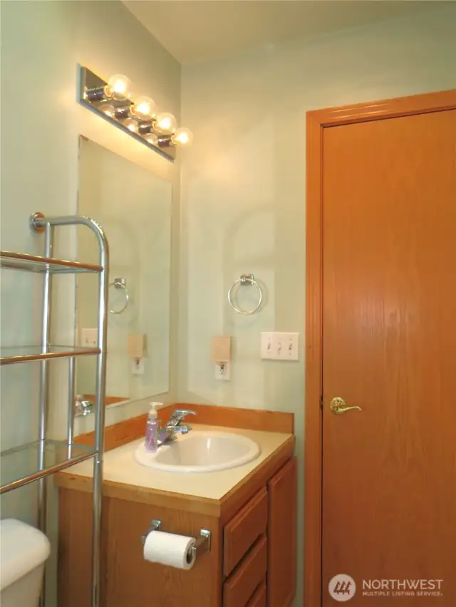 ANOTHER VIEW OF THE SHARED FULL BATH!