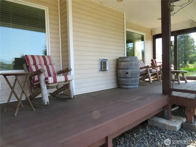 THERE IS ALSO A THIRD DECK UNDER THE DINING ROOM WINDOWS TO ENJOY THE WATER VIEWS!