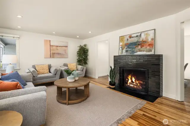Spacious living room flowing into dining & kitchen area.