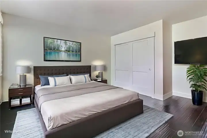 Large Corner guest bedroom #2