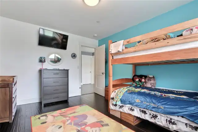 den/bonus room