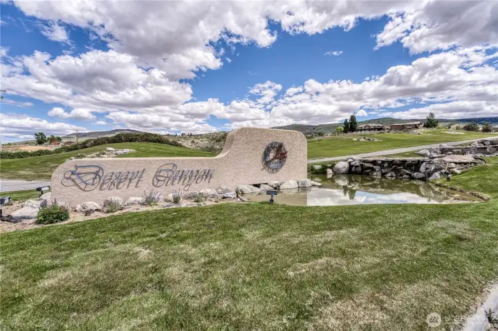 FORE the golfers—Desert Canyon Golf Course is only 2 minutes away, making it easy to book an early tee time and still enjoy an afternoon of boating.