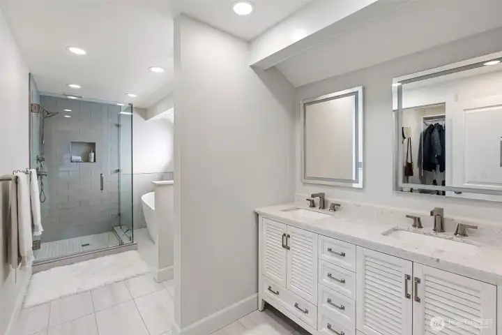 Meticulously Updated Primary Bathroom w/ Heated Floors